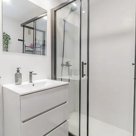 Your Large Family In * Zaragoza