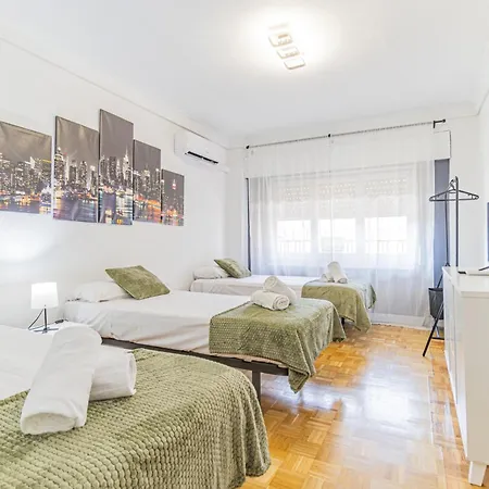Apartment Your Large Family In Zaragoza