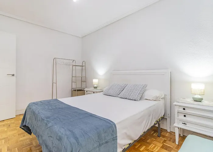 아파트 Your Large Family In