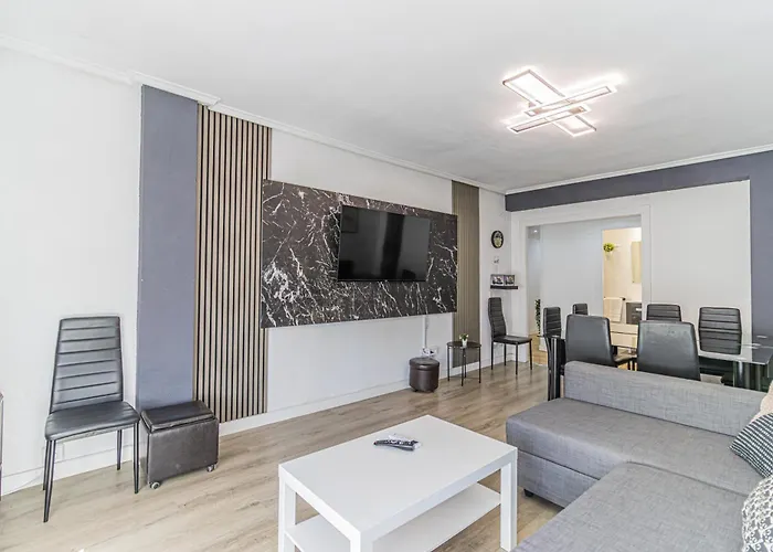 Your Large Family In 사라고사